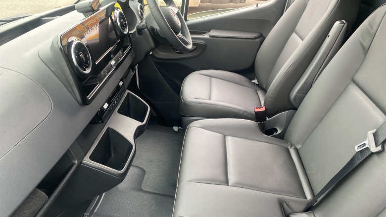 Mercedes-Benz Sprinter 315Cdi L2 Diesel Rwd 3.5t H2 Pro Van 9G-Tronic